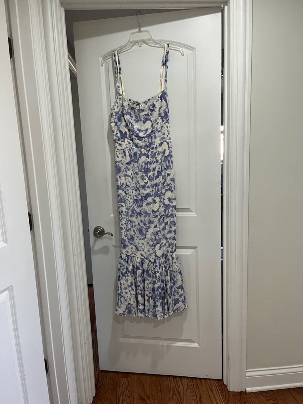 Reformation Irisa Dress in Blue/White Larkspur Floral - Picture 7 of 13